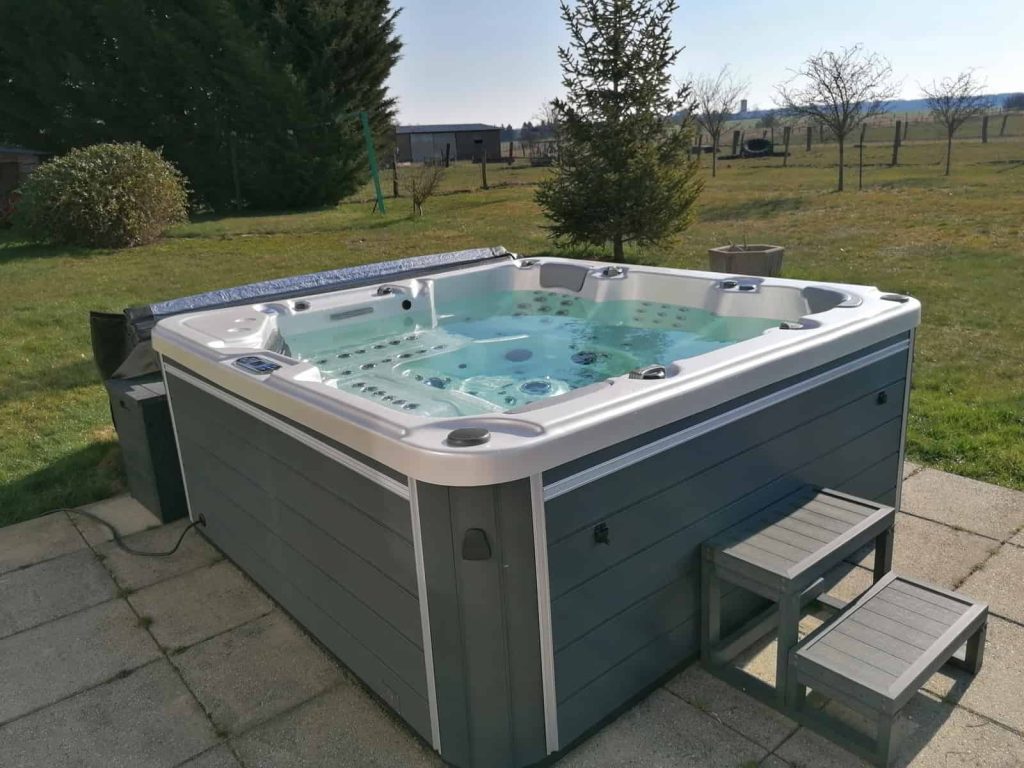 spa exterieur 5 places