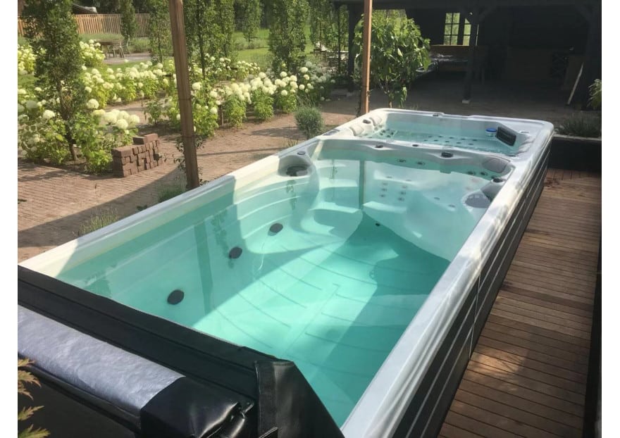 spa de nage ou piscine